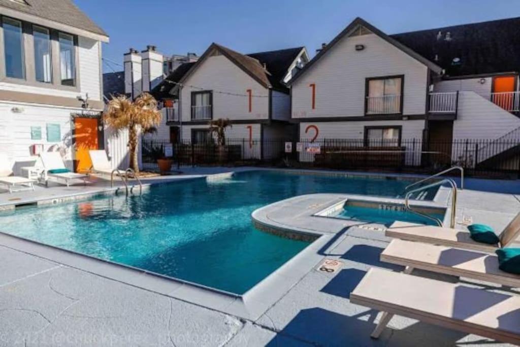 Lux Suite /King Bed /Free Parking/Pool/First Floor Houston Eksteriør bilde